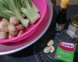 Foto langkah ke 1 dari resep Pokcoy siram jamur merang.