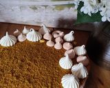 Pisztácia piskótás, eperhabos torta gluténmentesen recept fázis 11 fotója
