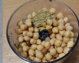 Foto del passaggio 2 della ricetta Polpo alla griglia con crema di ceci