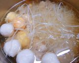Hình bước làm 2 của món Mì Chũ trứng non cá viên