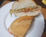 Foto del paso 4 de la receta: Bocadillo de tortilla francesa con zanahoria y jamón serrano