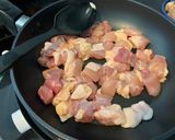 A picture of step 2 of Red Curry Chicken with Bottled Bamboo Shoots (Dorm/Condo Style).