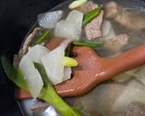 Foto langkah ke 5 dari resep Soegogi Muguk (korean beef & radish soup).