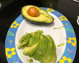 Foto del paso 1 de la receta: Tosta de salmón y aguacate