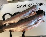 Une image de l'étape 1 de Truites saumonées aux oignons doux d Italie et aromates de la mer.