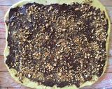Foto langkah ke 4 dari resep Chocolate Almond Roll.