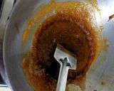 A picture of step 1 of Peanuts Chikki.