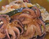 Foto del paso 3 de la receta: Pulpitos con cebolla y calabacín