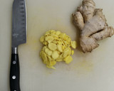 Foto del paso 3 de la receta: Dorada en papillote con coliflor y aceite de jengibre