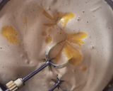 Foto langkah ke 3 dari resep Gluten Free Pumpkin Cake.