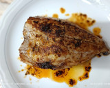 Foto del paso 4 de la receta: Filete de Dorada a la plancha con cebolla francesa y tomate