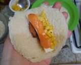 Foto langkah ke 2 dari resep Pastel Roti Sosis Mayo Pedas.