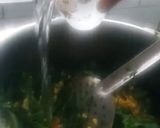 A picture of step 5 of Dal Palak.