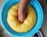 Foto langkah ke 2 dari resep Donat labu kuning lembut.