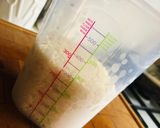 Tejszínes-póréhagymás-füstölt sajtos csirkeragu recept fázis 3 fotója