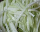 Foto langkah ke 2 dari resep Tumis Labu Siam Terasi.