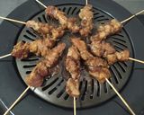 Foto langkah ke 4 dari resep Sate babi manis gurih (non halal).