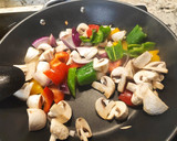 Foto del paso 3 de la receta: Fideos celofán con langostinos en salsa de soja