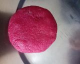 A picture of step 4 of Beetroot semolina kachauri.