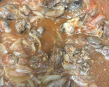 Foto del paso 3 de la receta: 331. Mollejas e higaditos de pollo en salsa con crujiente de calabacín (principal carne)