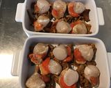 Une image de l'étape 3 de Noix de saint Jacques fraîches gratinées aux girolles sauce curry.
