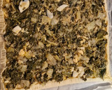 Foto del paso 2 de la receta: Tarta salada de majaillo de acelgas con salmón ahumado