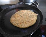A picture of step 1 of Spinach and paneer paratha.