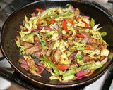 A picture of step 2 of Sautéed Beef Liver with Vegetables.