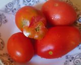 A picture of step 1 of Chilli Chicken with tomato 😋.