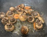 Kakukkfüves gomba mangolddal recept fázis 1 fotója