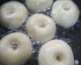 Foto langkah ke 3 dari resep Donat tape empuk banget.