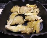 A picture of step 4 of Grilled Oyster Mushrooms with Lemon-Olive Oil and Herbs 🍄🍄.