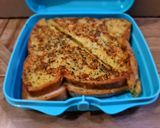 Foto langkah ke 4 dari resep Garlic Cheese Toast.