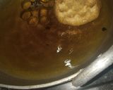 A picture of step 6 of Flower Chakli achumuruku.