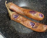 Foto langkah ke 1 dari resep Sambal Kemiri Terong Bakar.