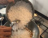 A picture of step 5 of Sabudana khichdi.