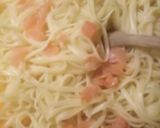 A picture of step 2 of Linguine with smoked salmon and lumpfish roe.