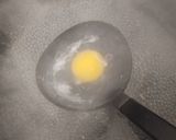 Foto del paso 3 de la receta: Huevos poché sin utensilios especiales