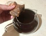 A picture of step 2 of Unsweetened Iced Tea.