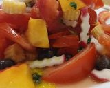 Foto del paso 5 de la receta Ensalada de Tomate Rama, Pavía, Olivas de Aragón y Rabanito