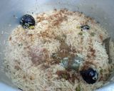 A picture of step 6 of Fish majboos Rice.