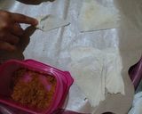 Foto langkah ke 4 dari resep Sumpia Krenyes Abon Serundeng.