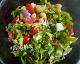 A picture of step 3 of Mediterranean Chickpeas Salad.