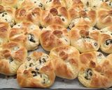 Aszalt szilvás túrós batyu mazsolával recept fázis 9 fotója