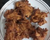 A picture of step 4 of Punjabi kadhi pakora.