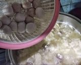 Foto langkah ke 4 dari resep Sup Kembang Tahu Ceker Ayam.