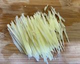 A picture of step 2 of Deluxe Seafood Knife-Cut Noodles.