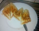 A picture of step 5 of Sandwich toaster mini cakes.
