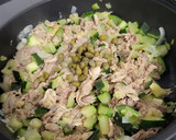 Foto del paso 2 de la receta: Pastel crujiente con restos de pollo cocido