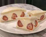 รูปขั้นตอนการทำที่ 5 ของ Strawberry Sandwich with Fresh cream